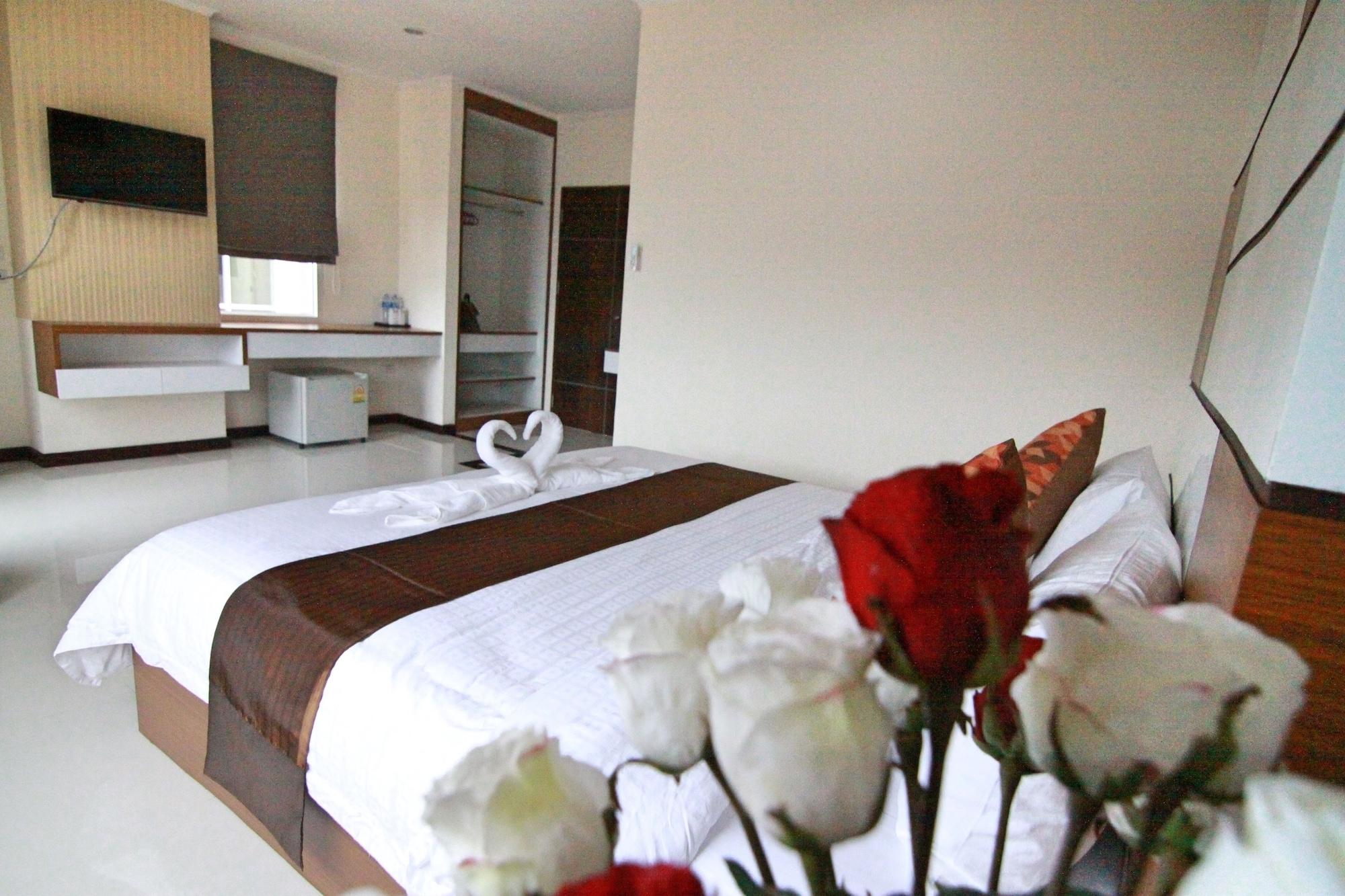 Ttt Hotel Hatjaj Kültér fotó