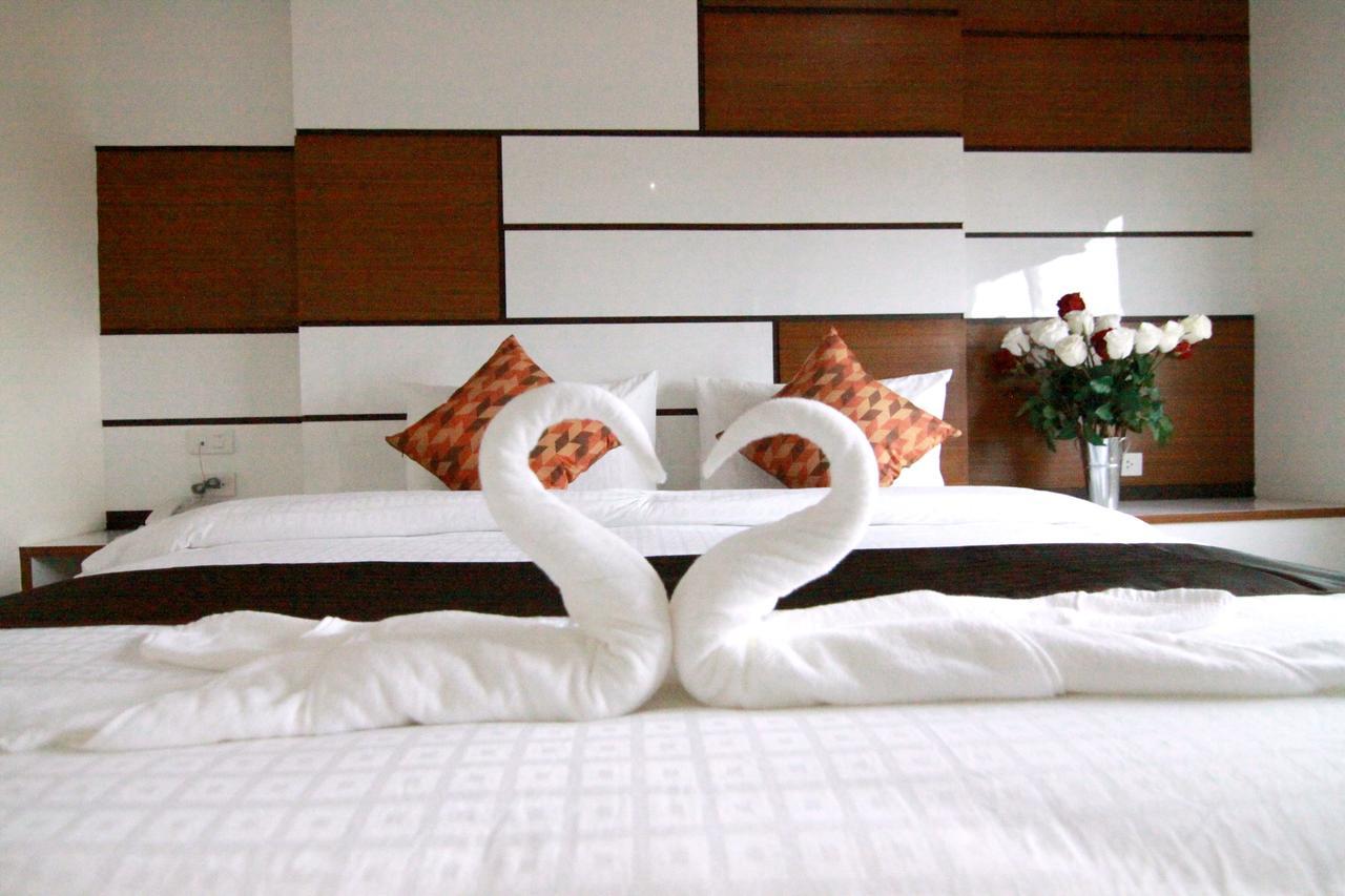 Ttt Hotel Hatjaj Kültér fotó
