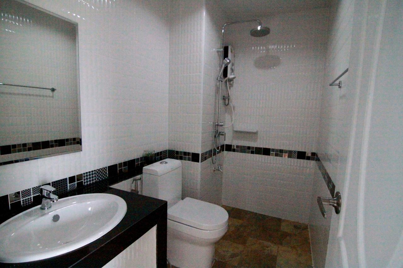 Ttt Hotel Hatjaj Kültér fotó