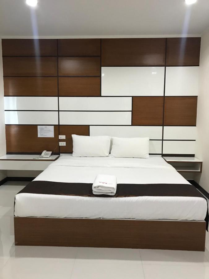 Ttt Hotel Hatjaj Kültér fotó